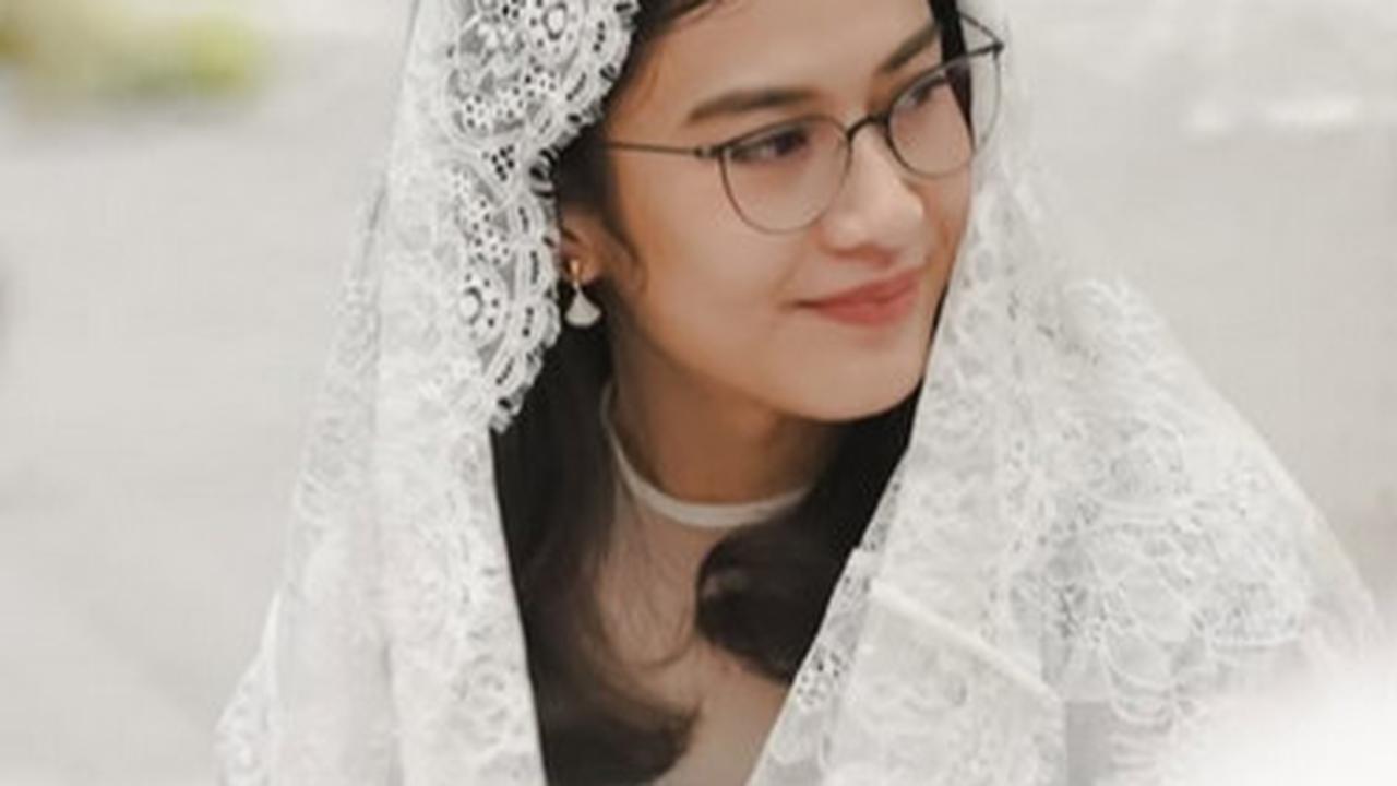 Cantiknya Dian Sastro Berkerudung Putih di Acara Syukuran Ultah Ke-43, Bahagia Bertepatan Malam Nuzulul Qur'an