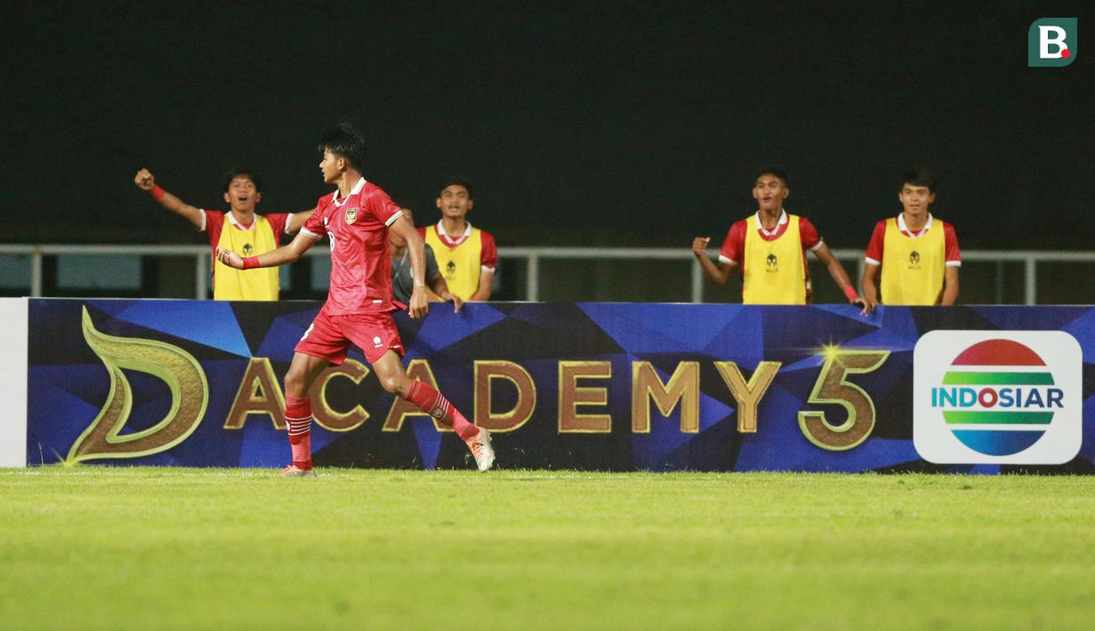 Arkhan Kaka merupakan putra dari mantan striker Timnas Indonesia dan Persija Jakarta, Purwanto. Sang ayah pernah berpartner dengan Bambang Pamungkas di Timnas Indonesia dan Persija pada akhir 1990-an dan awal 2000-an.(Bola.com/M Iqbal Ichsan)