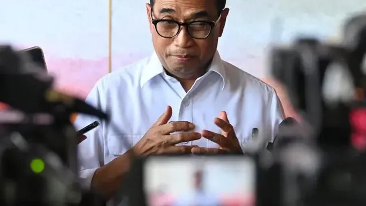 KPK belum menjadwalkan pemeriksaan ulang Menhub Budi Karya. Menurut Asep, KPK menunggu jadwal kosong Menhub Budi Karya lantaran tak ingin mengganggu tugas negara.