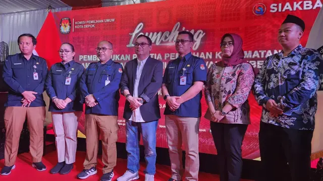 Jajaran KPU RI bersama KPU Jawa Barat, dan KPU Kota Depok saat melaunching pendaftaran PPK secara nasional di kantor KPU Depok.