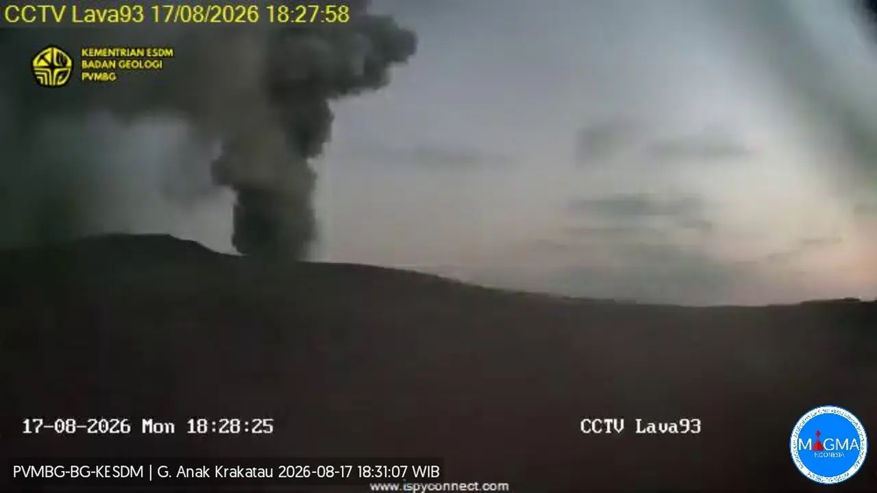 Anak Krakatau Erupsi 51 Kali, Penjelasan Petugas Soal Kaitannya dengan Gempa NTT