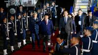 Presiden Prabowo Subianto tiba di Peru. Dia akan menghadiri KTT APEC. (Foto: Biro Pers, Media, dan Informasi Sekretariat Presiden)
