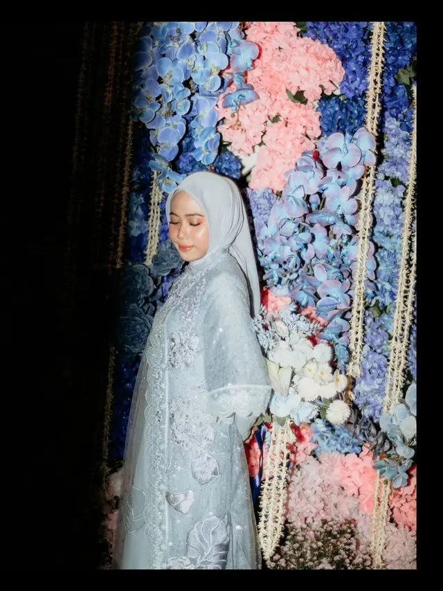 6 Gaya Serasi Rizky Ridho dan Sendy Aulia di Momen Lamaran dengan Nuansa Biru