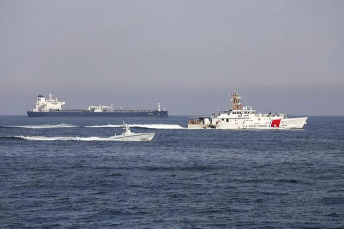 Berapa Banyak Kapal yang Lewati Selat Hormuz sejak Perang AS-Iran? Ini Datanya