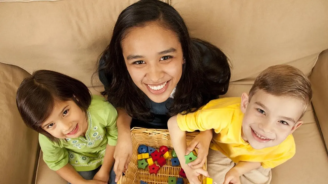 Ilustrasi Pengasuh Anak (iStock)