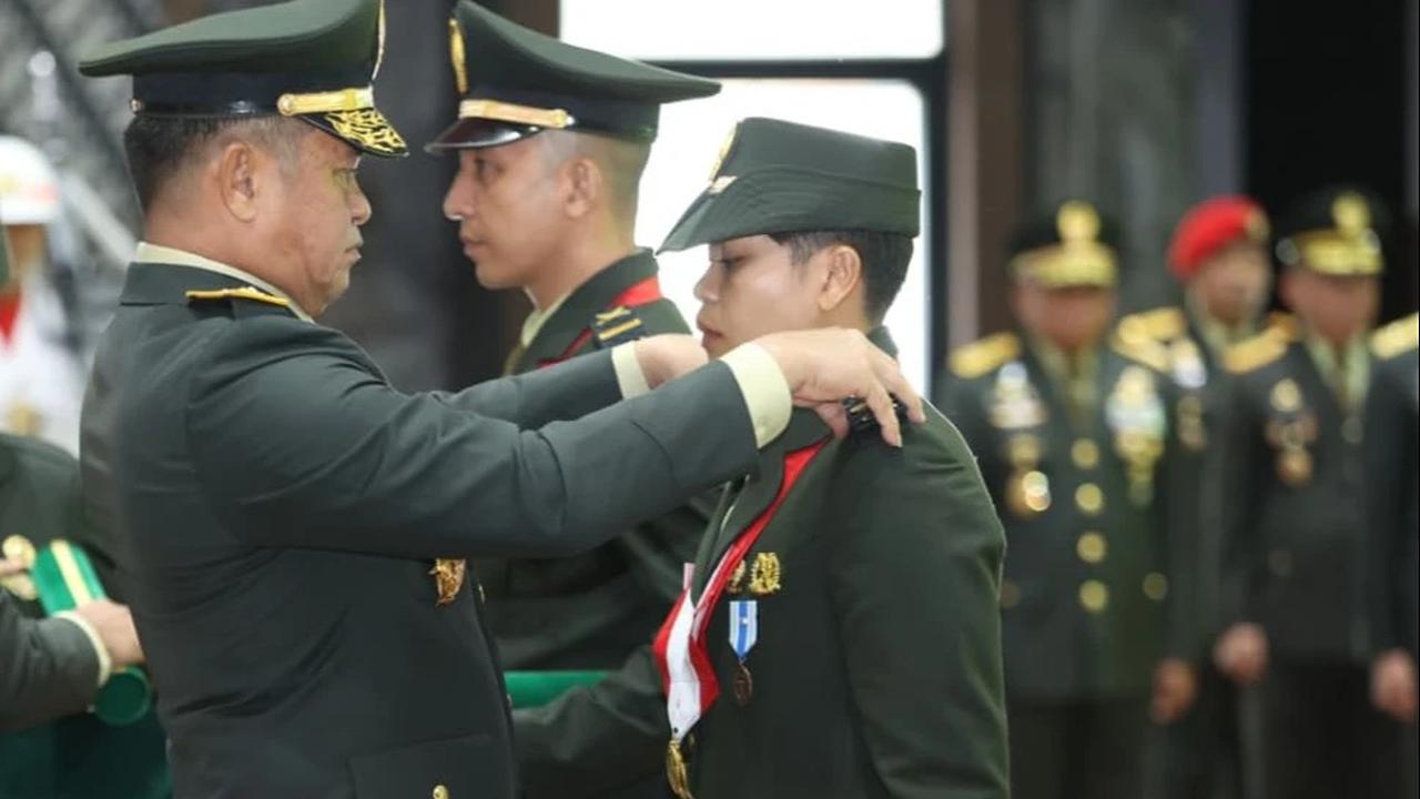 FOTO: Kasad Lantik Dua Puluh Perwira Khusus TNI AD Berprestasi Olahraga