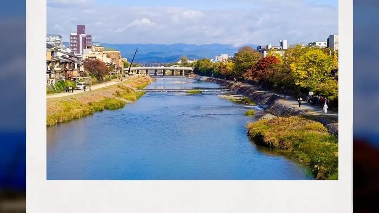 1. Sungai Kamo atau Kamo-gawa adalah salah satu sungai paling terkenal yang mengalir di Kyoto, Jepang.