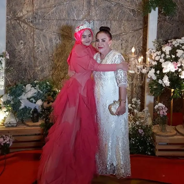 Jarang Tersorot, Ini 6 Potret Kayla Atmaja Cucu Mpok Atiek Sekaligus Anak Bebizie