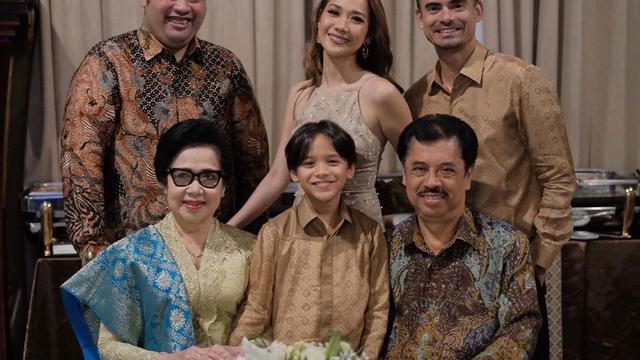 6 Momen Kedekatan Ashraf Sinclair dan Keluarga BCL