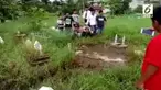 Sebagian menilai jenazah menyembul akibat tekanan air di area TPU.