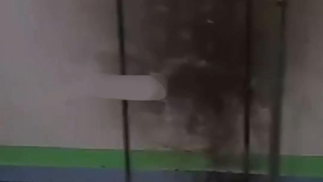 Viral, Aksi Pria Mabuk di Tebet Maling Kotak Amal Musala Hingga Bakar Tirai Saf Salat dan Motor Warga