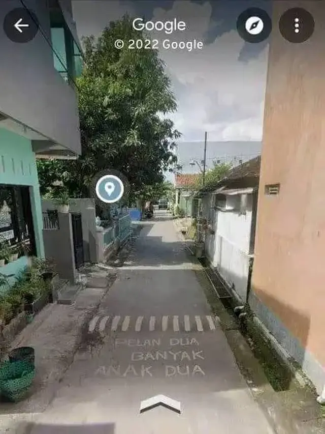9 Potret Himbauan Pelan-Pelan di Jalan Ini Bikin Geleng Kepala