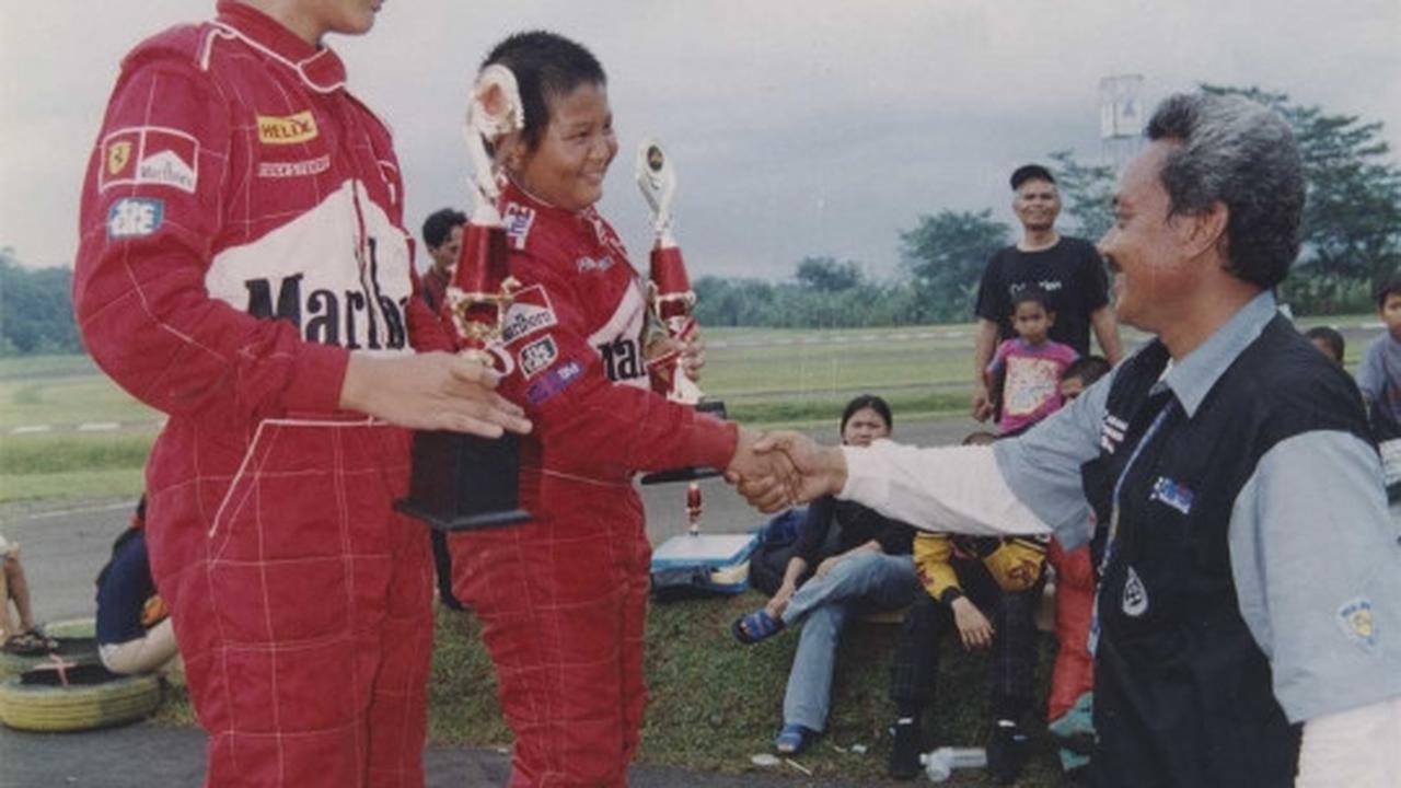 Foto-foto kesuksesan karir Rio Haryanto di sepanjang dunia balap