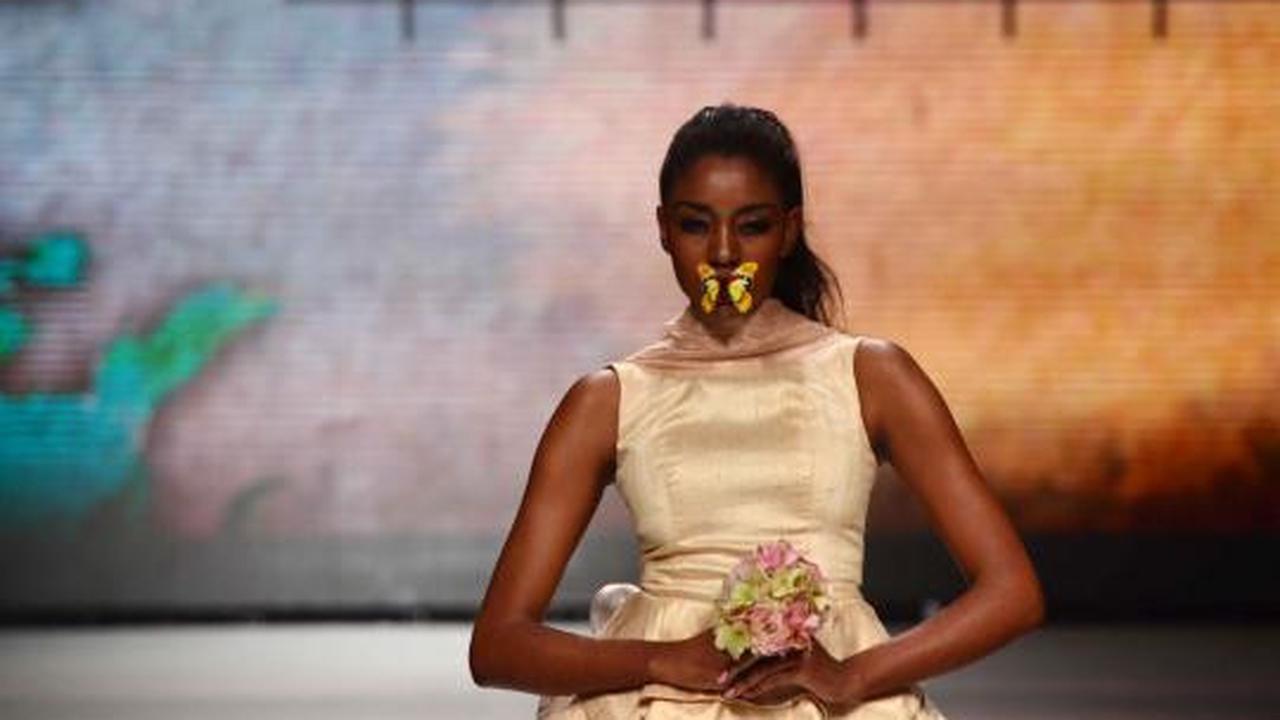 Puluhan model tampil di Jakarta Fashion Week 2013