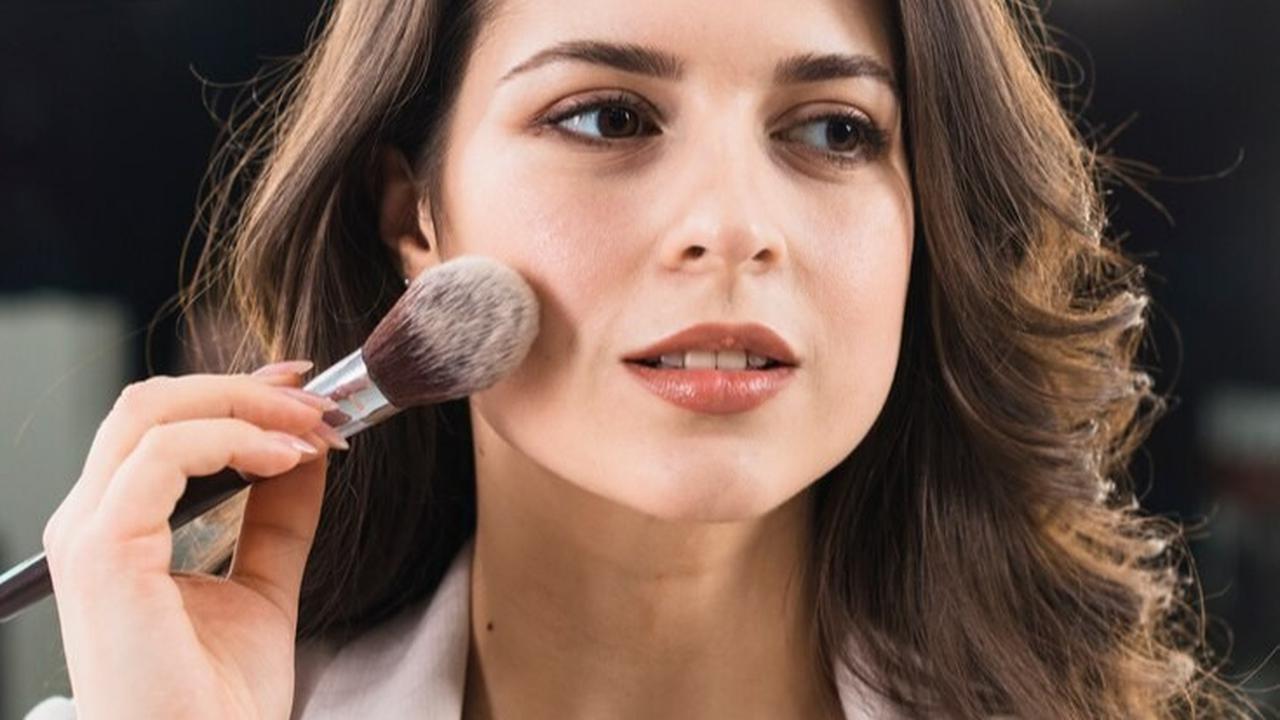 3 Tips Simpel Menutupi High Cheekbone dengan Makeup, Wajah Jadi Lebih Cantik, Segar dan Flawless