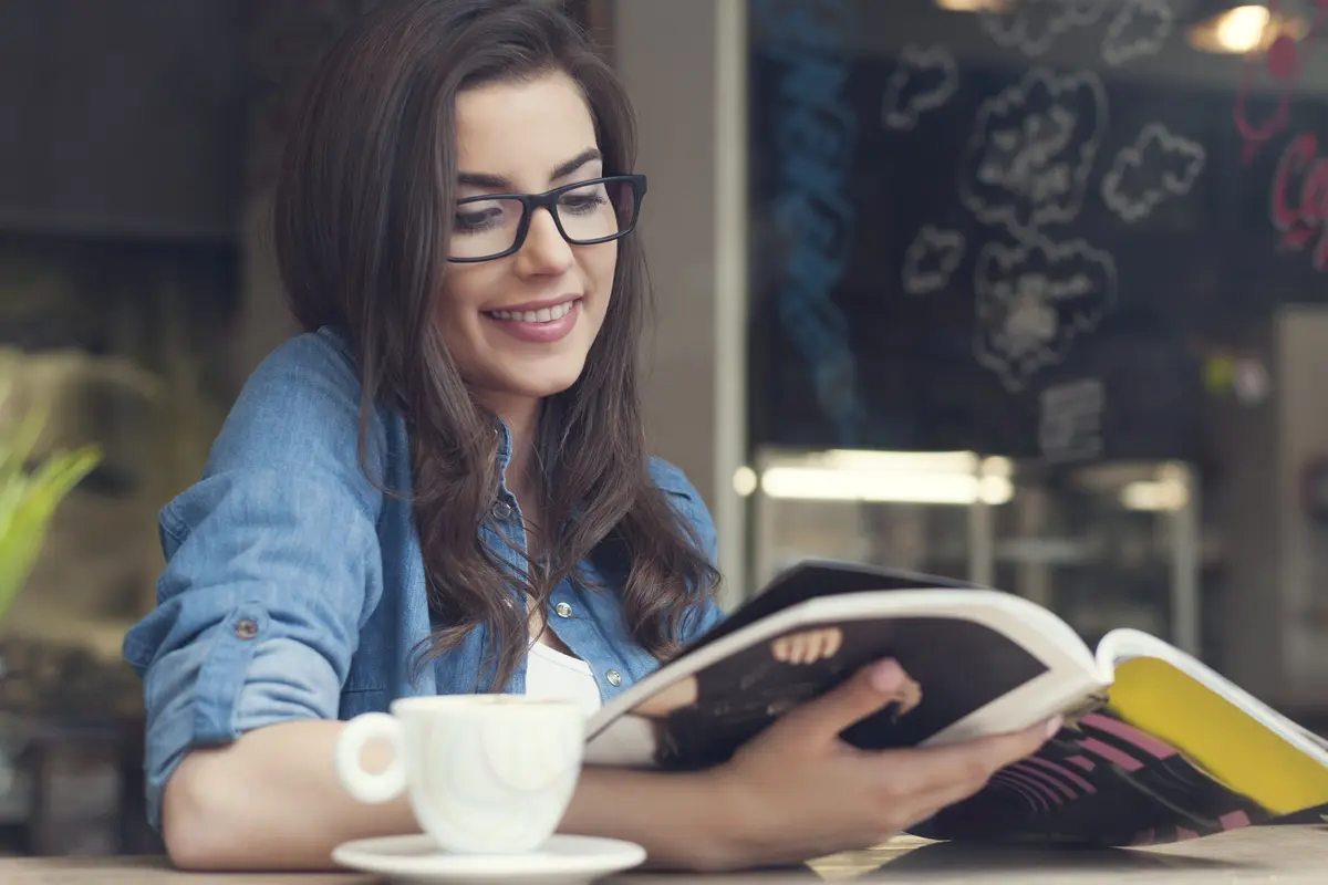 wanita oktober introvert cerdas