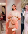 Jessica Mila tidak pernah gagal untuk tampil menawan di setiap kesempatan. Terutama di masa kehamilannya yang lebih sering kenakan busana serba nude. Busana serba nude ala Jessica Mila ini bisa jadi inspirasi outfit bumil di hari Natal [@jscmila]