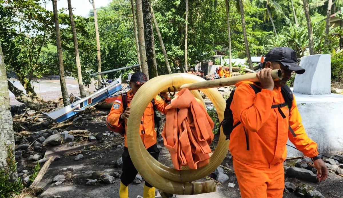 FOTO: Korban Banjir Bandang di Pulau Siau Bertambah Menjadi 15 Orang