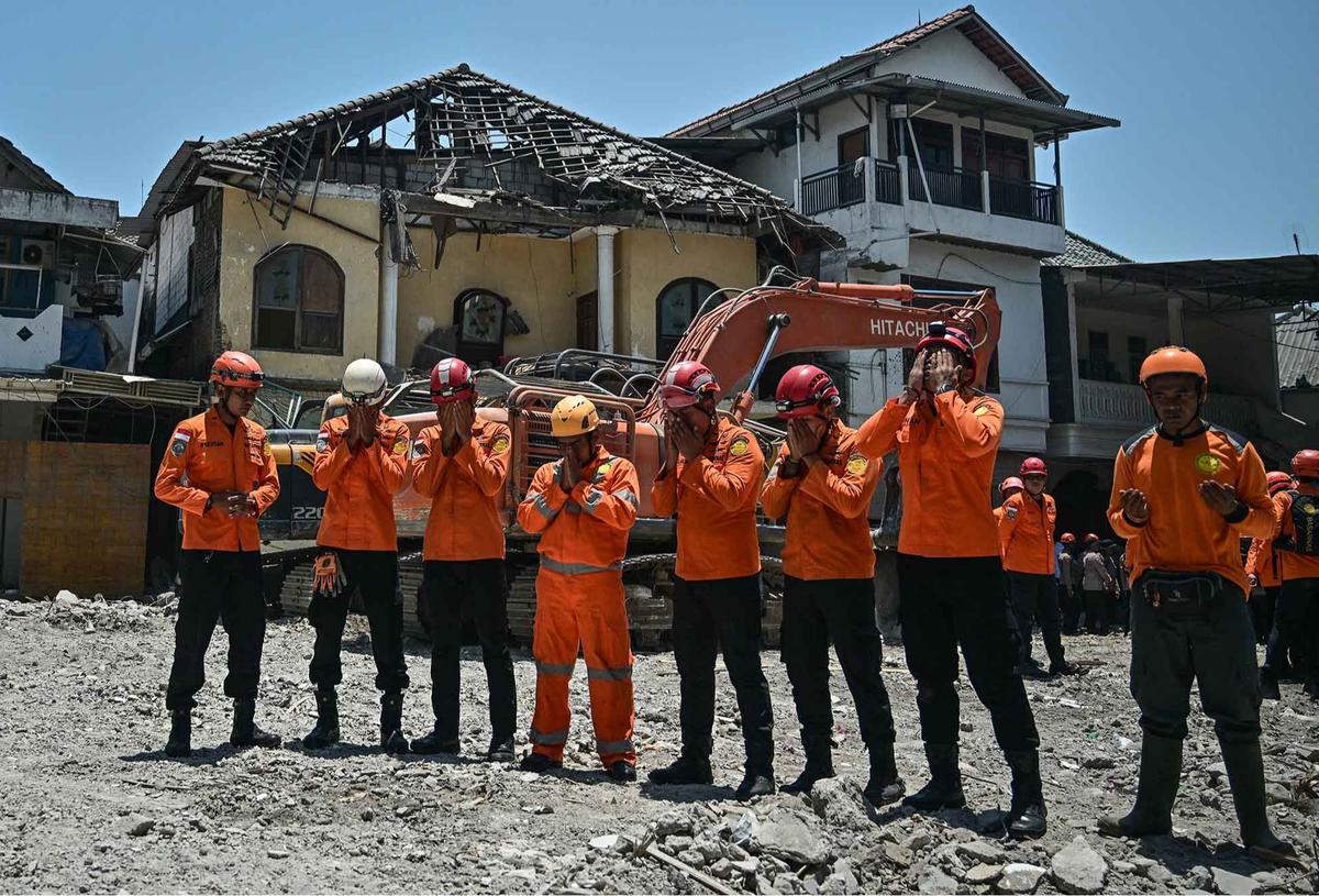 FOTO: Basarnas Resmi Tutup Operasi Pencarian Korban Ambruknya Musala Ponpes Al Khoziny,  67 Meninggal, 104 Selamat