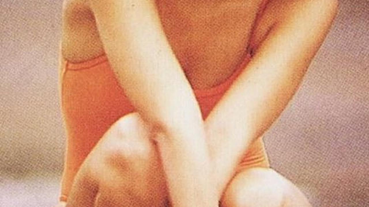 Sophia Latjuba selalu memiliki citra seksi dan menawan, bahkan sejak ia masih berusia 20 tahun, sering mengambil bagian dalam pemotretan bikini.