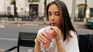 Nyeri 'Brain Freeze' Usai Minum Dingin, Apa Hubungannya dengan Migrain?