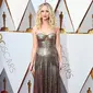 Aktris Jennifer Lawrence saat tiba menghadiri Academy Awards ke-90 di Hollywood, California (4/3). (Frazer Harrison/Getty Images/AFP)