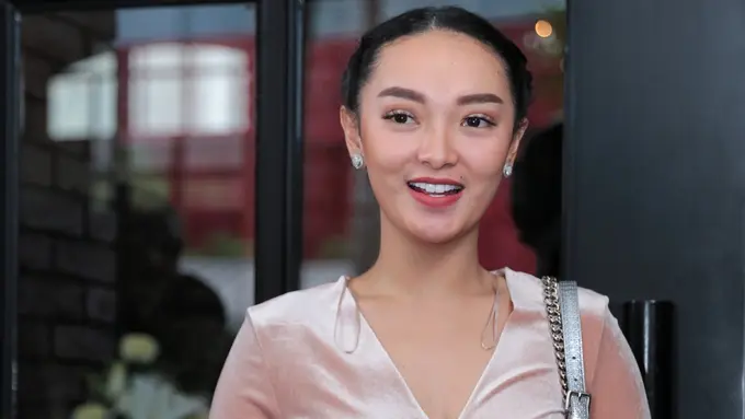 [Bintang] Ingin Cepat Menikah, Seperti Ini Pria Idaman Zaskia Gotik