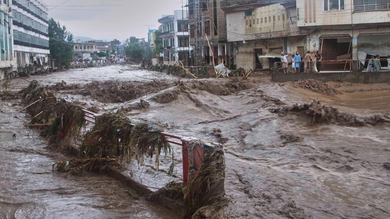 FOTO: Banjir dan Longsor Tewaskan 164 Orang di Pakistan, Hujan Lebat Masih Mengancam
