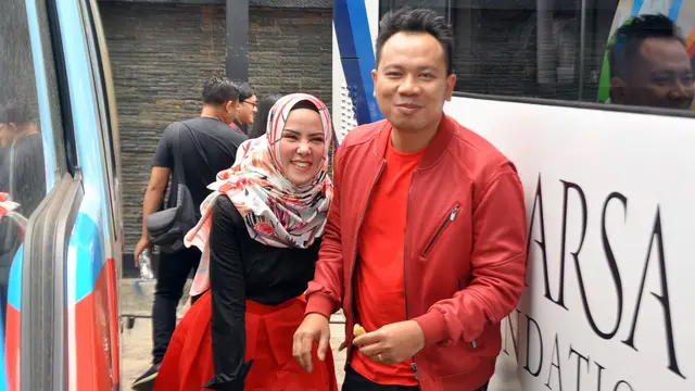 [Bintang] Vicky Prasetyo dan Angel Lelga