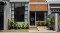 7 Model Rumah Mungil tapi Punya Jendela Besar Anti Sumpek, Ide Hunian Lahan Terbatas