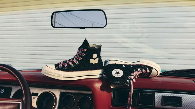 Tampilan Ikonik Sneakers Wedge Kolaborasi Converse x Isabel Marantf