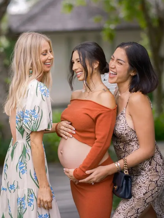 <p>[Instagram/jenniferbachdim]</p>