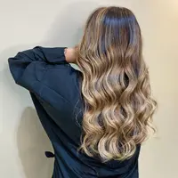 Seperti apa pemilihan warna rambut yang cocok untuk kulit sawo matang?