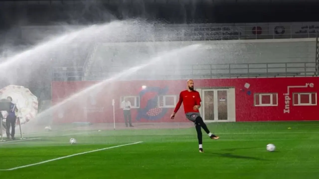 Qatar Kucurkan 10.000 Liter Air Per Hari Demi Jaga Kualitas Rumput Stadion