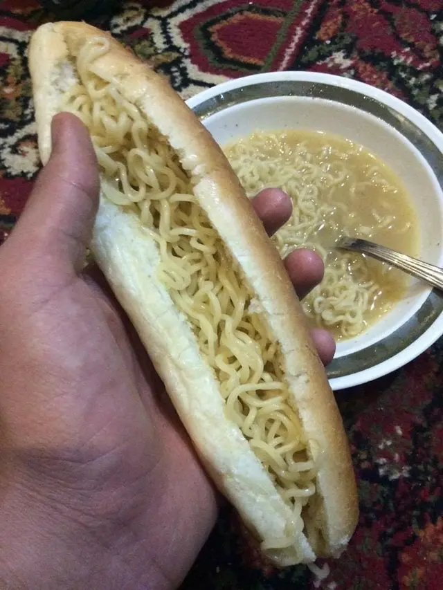 6 Potret Kreasi Makanan Absurd di Tanggal Tua, Kocak Banget