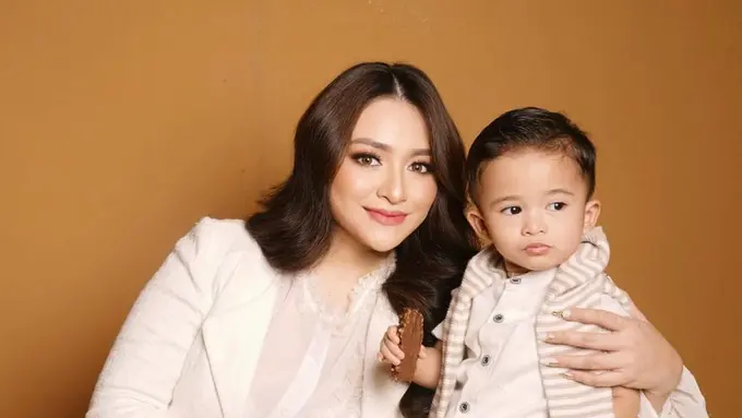 Nathalie Holscher ngidam aneh saat hamil (Sumber: Instagram/@nathalieholscher)