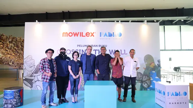 Buku Crossing The Wall: The Stories of 20 Indonesian Muralists Dirilis