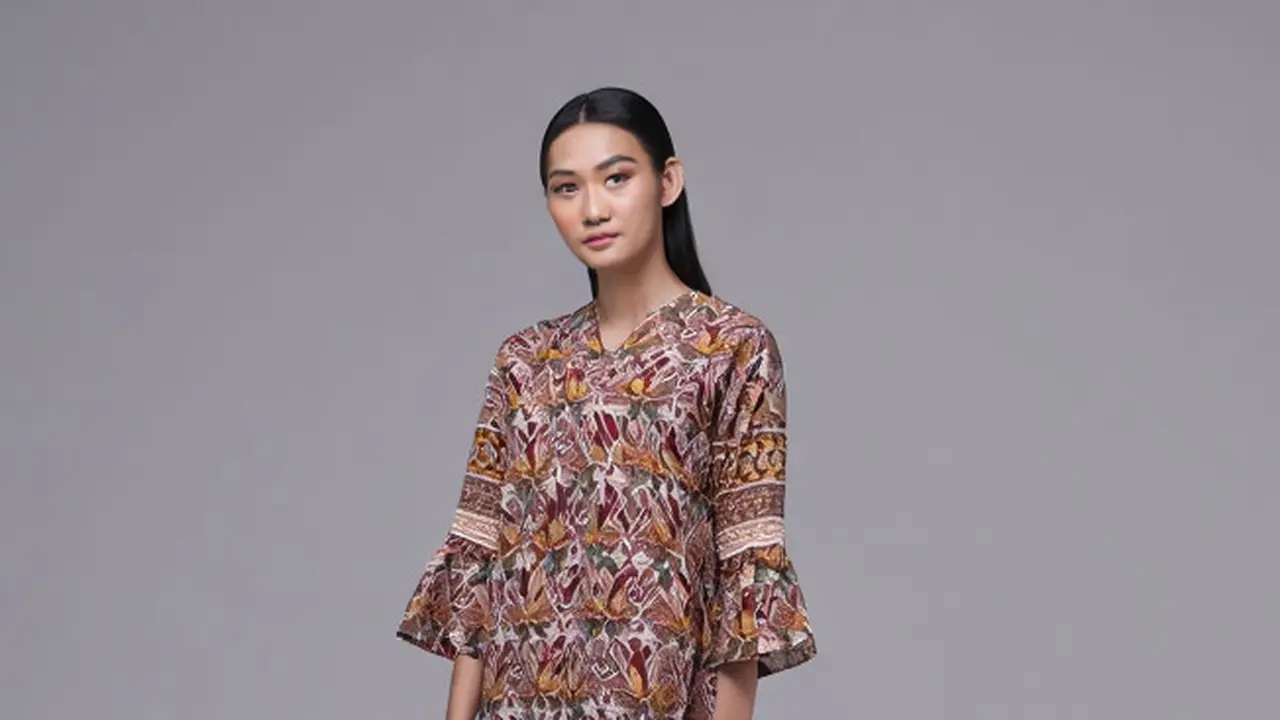 Model Tunik Batik dengan Lengan Lonceng/Ilustrasi gambar oleh AI