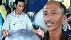 Dengan penguasaan nada musik dan kreatifitas mengolah drum bekas, Nengah Resna mampu menjadikan benda itu sebagai alat musik. Kerajinan ini menjadi bisnis yang menguntungkan. 