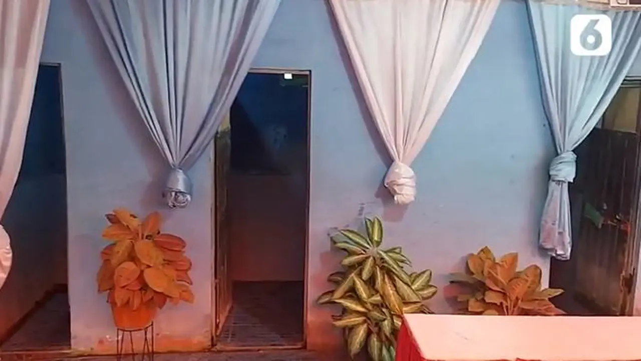 Viral Toilet Umum di Tasikmalaya Jadi TPS, Warganet Singgung Coblos Sambil Nongkrong,  foto: Youtube Lioutan6