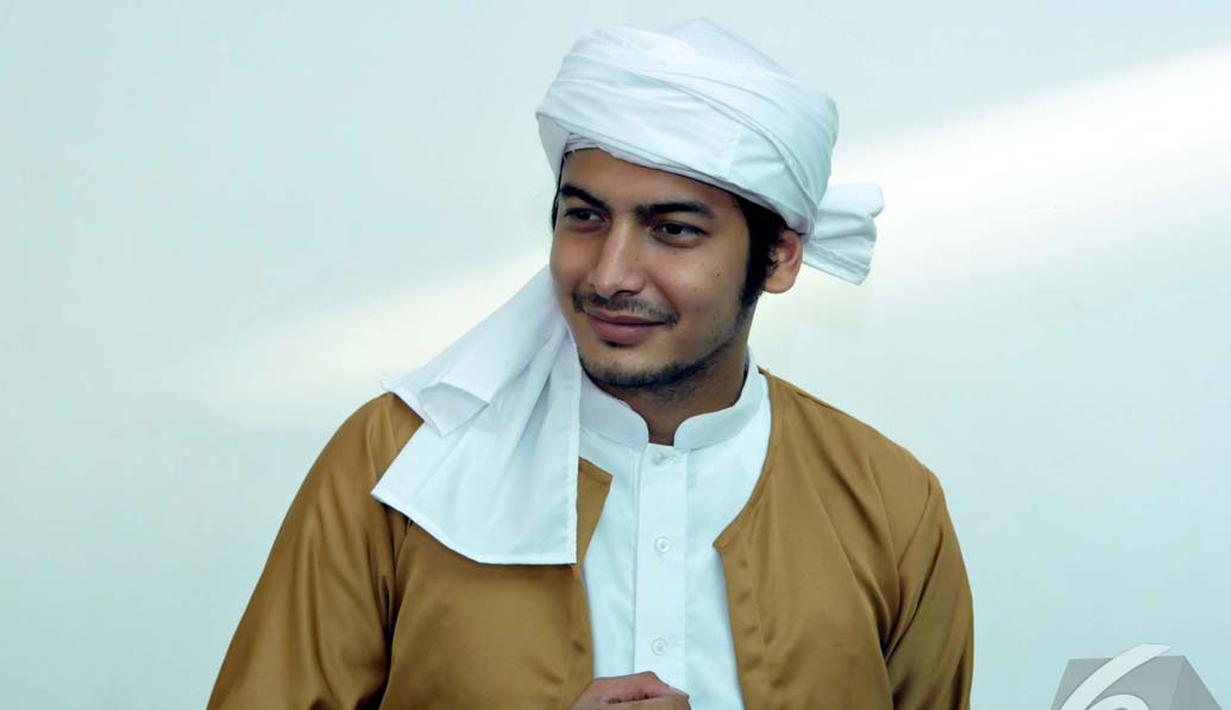  Kini, Boy Hamzah dipercaya untuk menjadi salah satu Wali di Sinetron Kisah 9 Wali yang akan tayang pada bulan Ramadan. Foto ini diambil pada 20 Juni 2014 (Liputan6.com/Panji Diksana)