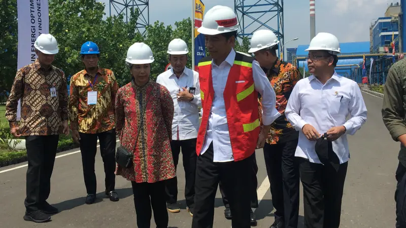 Presiden Jokowi meresmikan Pembangkit Listrik Tenaga Uap (PLTU) Cilacap.