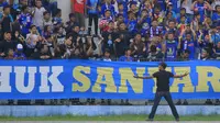 Suporter Madiun Putra akan berada dalam satu stadion dengan suporter Persebaya Surabaya, Bonek Mania di Stadion Wilis, Kota Madiun, Kamis (20/7/2017). (Bola.com/Robby Firly)