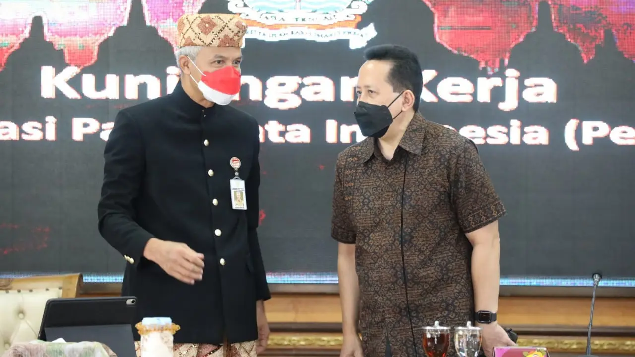 Ganjar Pranowo dan Triawan Munaf