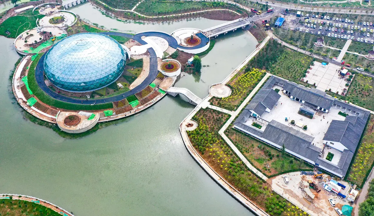 Foto udara memperlihatkan sebuah museum di Wilayah Cixian, Provinsi Hebei, China pada 24 September 2020. Dalam beberapa tahun terakhir, Cixian berupaya menyempurnakan pengelolaan sungai dan restorasi ekologi untuk meningkatkan kualitas sistem perairan di wilayah tersebut. (Xinhua/Wang Xiao)