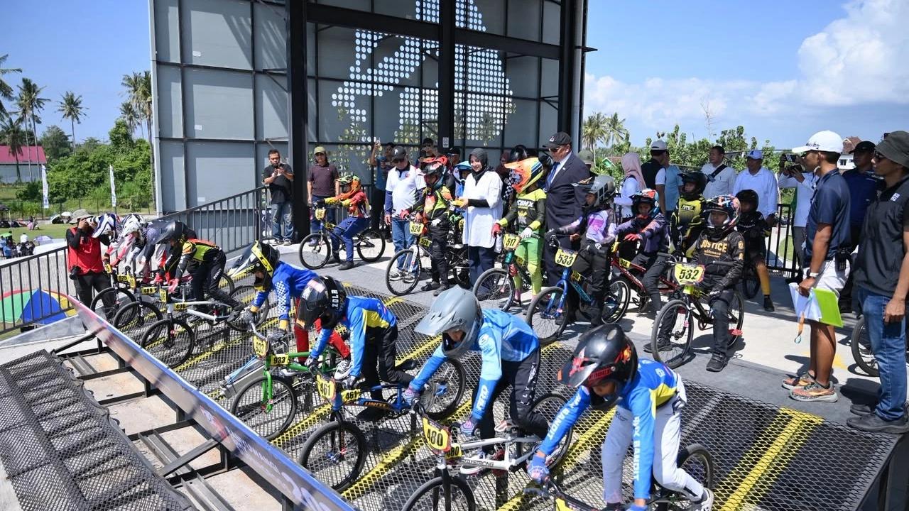 Sirkuit BMX Banyuwangi membawa berkah bagi ekonomi warga lokal Banyuwang