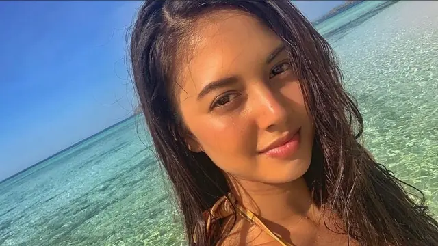 Potret Nge-PAP Aurelie Moeremans