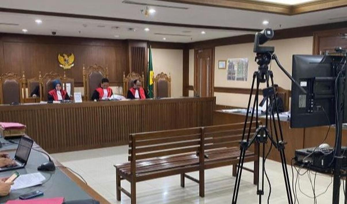 Setelah itu, anggota PPLN dan Panwaslu berunding, rapat pleno kembali dibuka, dan disepakati ada perpindahan pemilih metode TPS ke KSK.