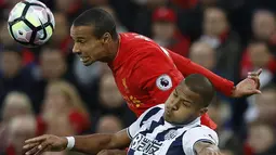 Kondisi engkel Joel Matip terus dipantau tim medis Liverpool. (Reuters/Phil Noble)