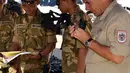Citizen6, Lebanon: Kedatangan tim penilai dari UNIFIL diterima oleh Wadansatgas Indobatt Letkol Mar FJH Pardosi didampingi perwira Staf Logistik Mayor Mar Agus dan Kapten Kal Indra Aditya (Pengirim: Badarudin Bakri Badar).